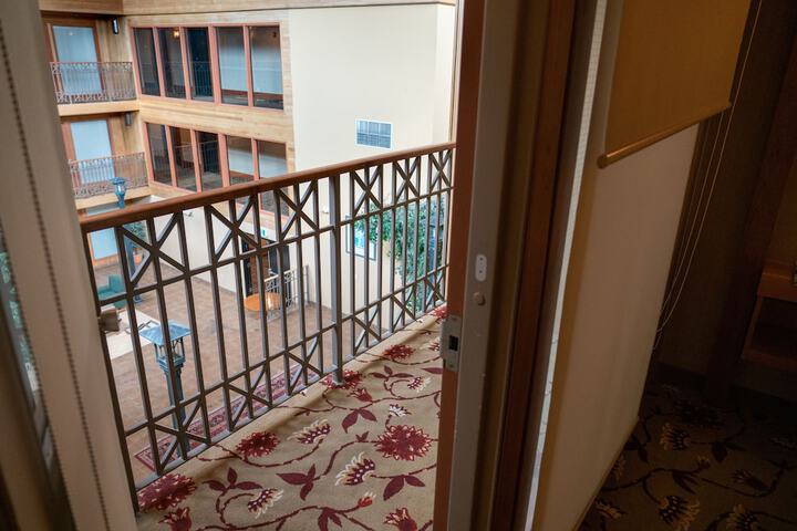 Room 47 of 87