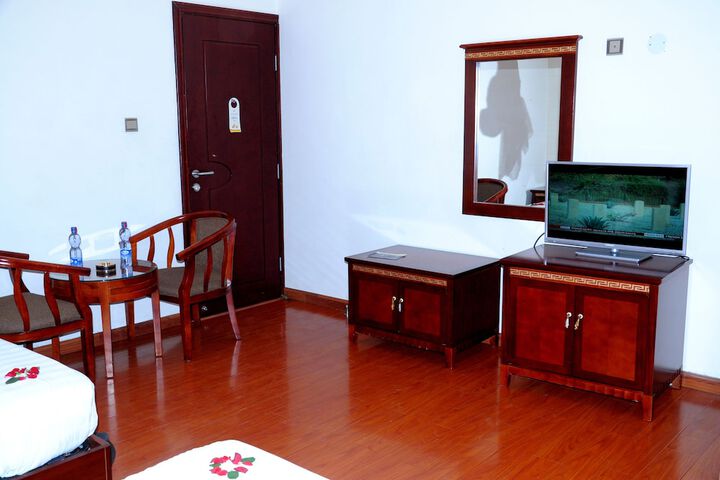 Room 13 of 29