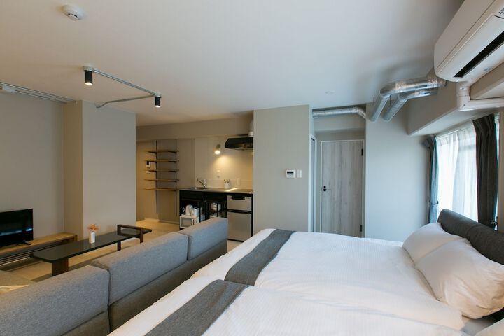 Room 5 of 105