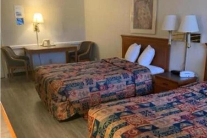 Comfort 2 Double Beds Accessible (1 of 5)