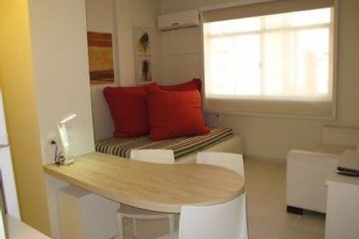 Room 9 of 20