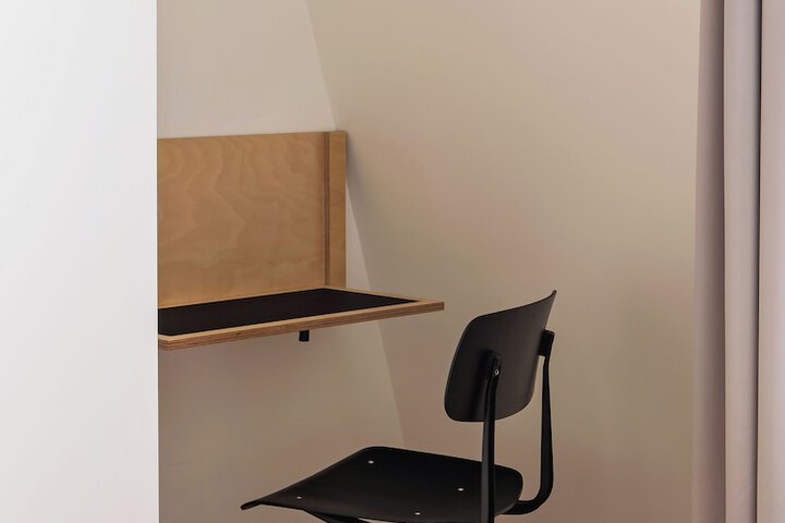 Room 4 of 64