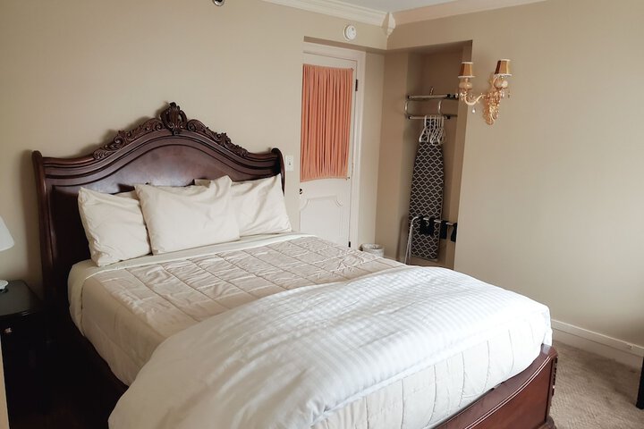 Room 47 of 206