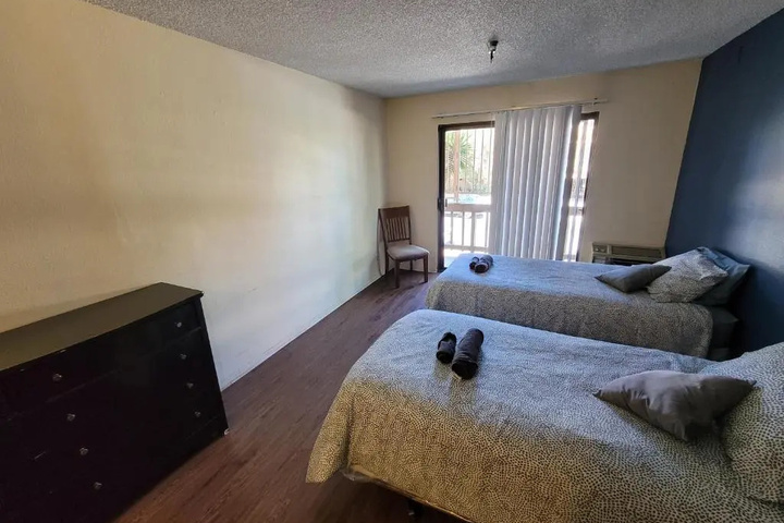 Room 5 of 7