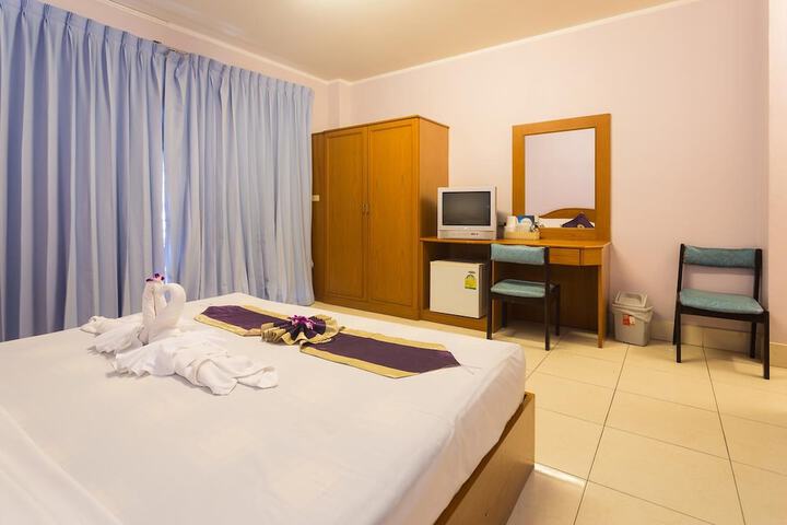 Room 2 of 19