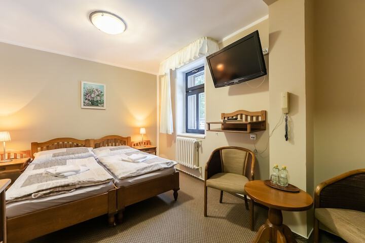 Room 28 of 128