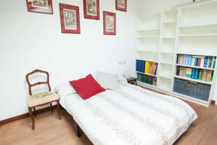 Room 25 of 173