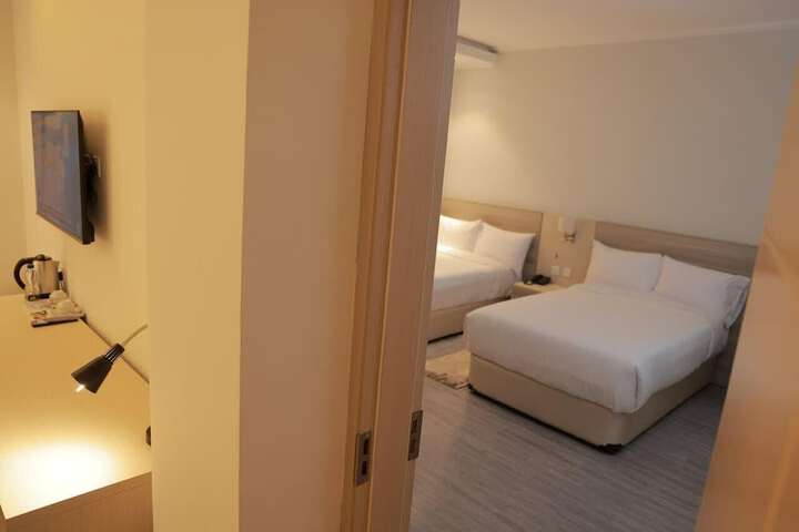 Room 4 of 34
