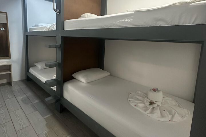 Room 16 of 99