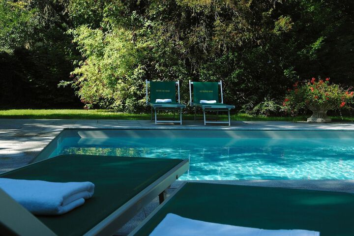 Hotel Pool