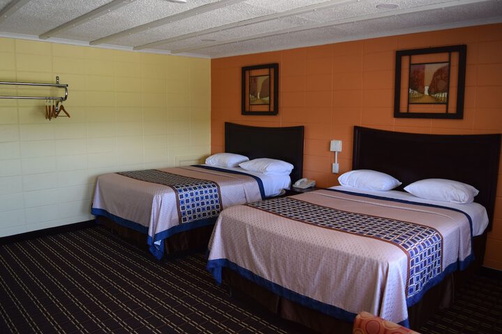 1 Queen Bed (8 of 55)