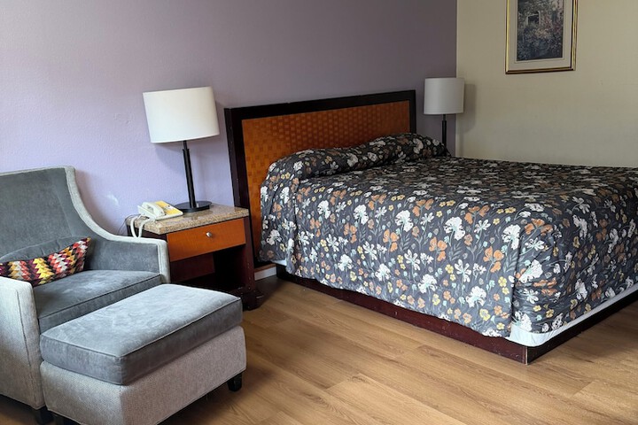 Room 12 of 19