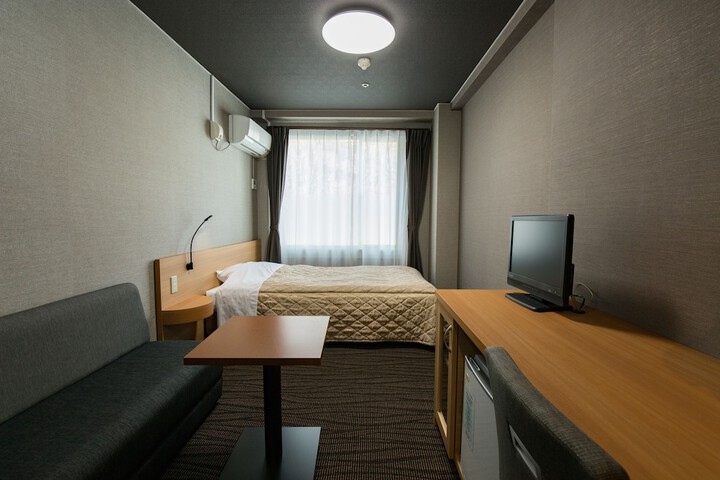 Room 10 of 122