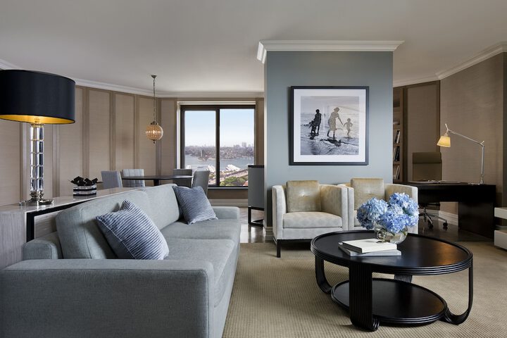 Room 10 of 90