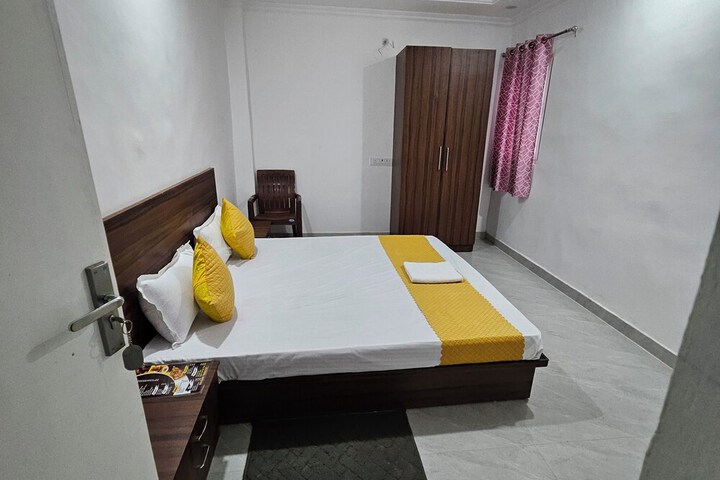 Room 10 of 40
