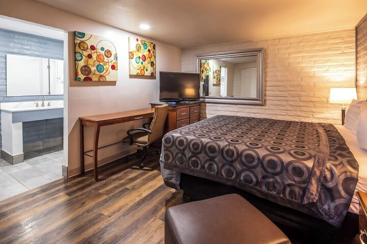 Standard | King Bed (7 of 47)