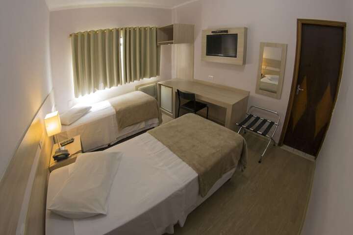 Room 7 of 37