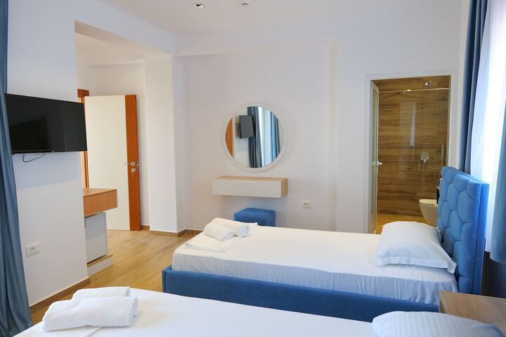 Room 14 of 53