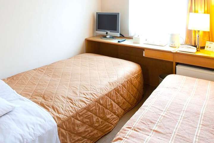 Room 10 of 123