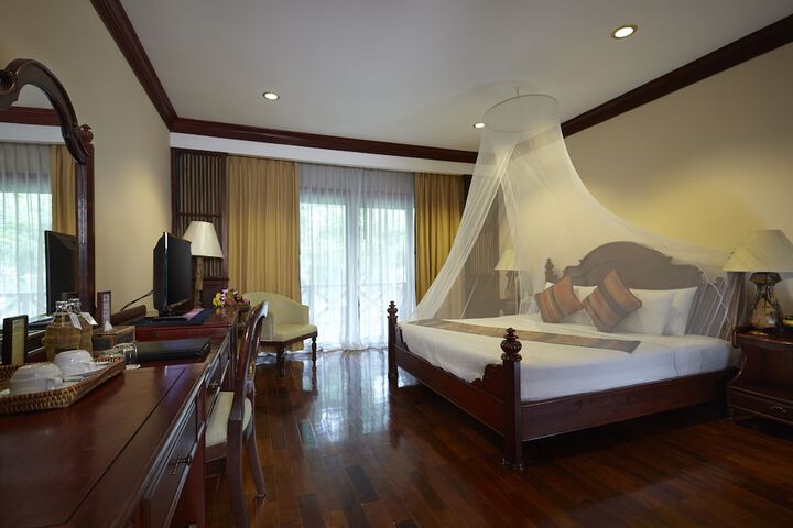 Room 12 of 50