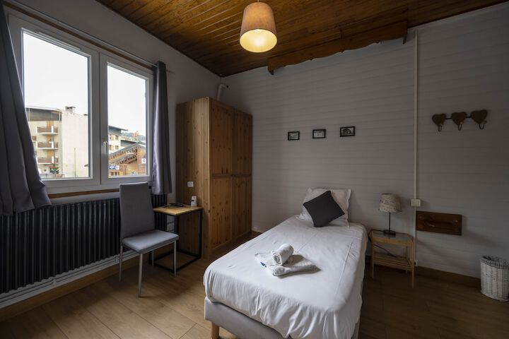 Room 14 of 48