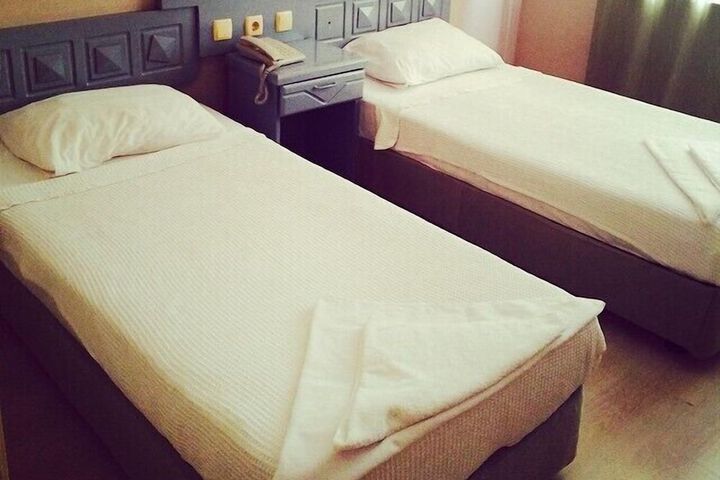 Room 4 of 24