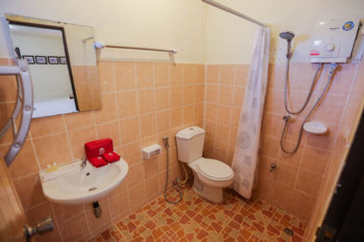 Room 8 of 84
