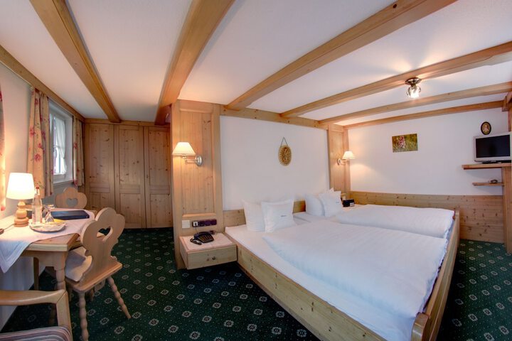 Room 27 of 58