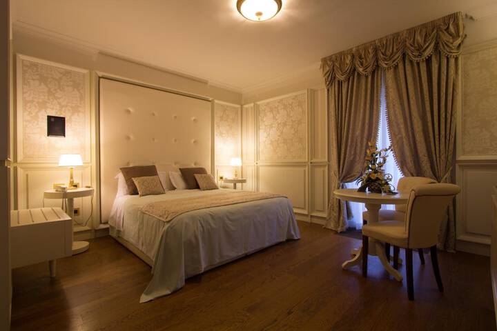Room 15 of 62