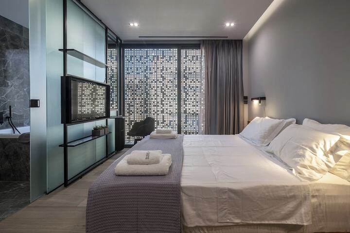 Room 46 of 182