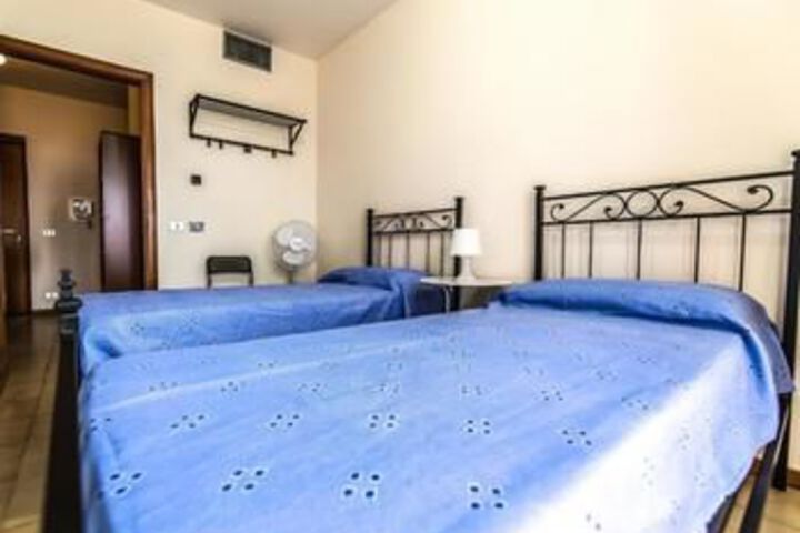 Room 7 of 20