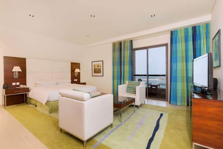 Room 54 of 199