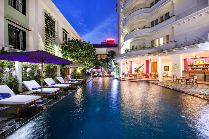 Pools & Facilities