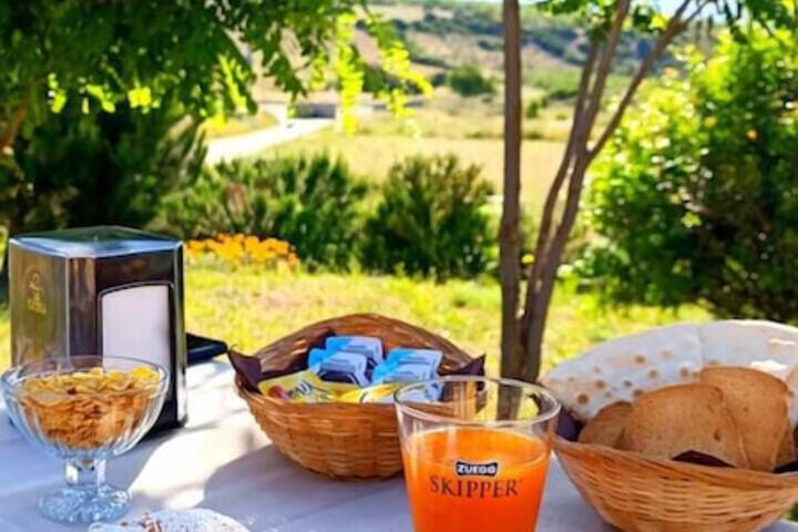 Breakfast/Coffee Service 6 of 8