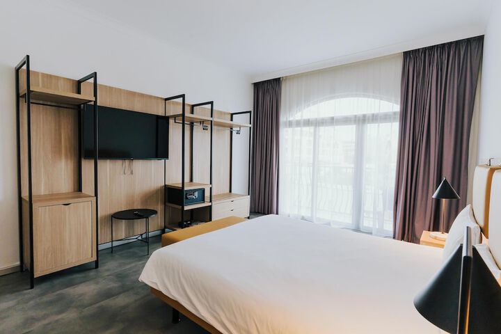 Room 27 of 113
