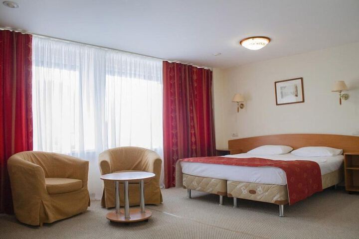 Room 21 of 83