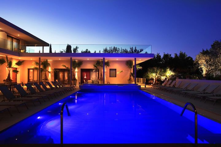 Pool 29 of 51