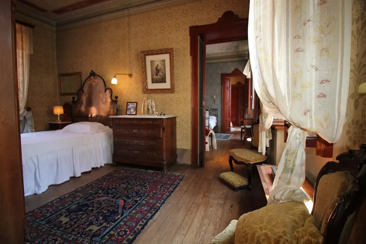Room 7 of 17