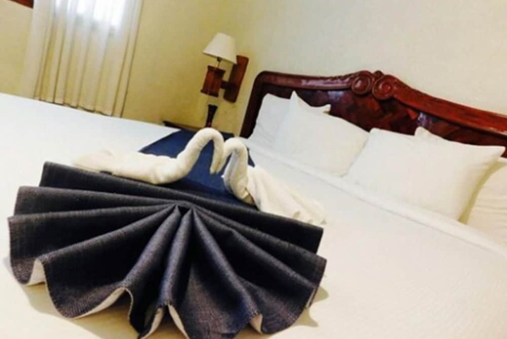 Room 5 of 20