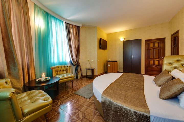 Room 15 of 25