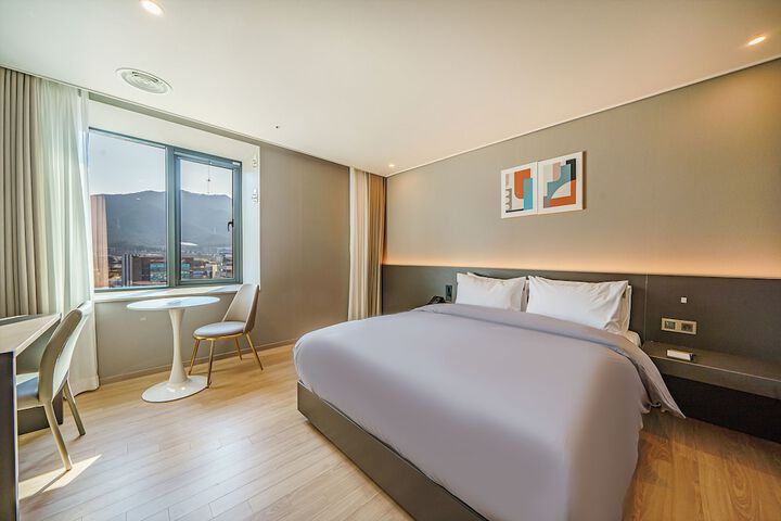 Room 47 of 94