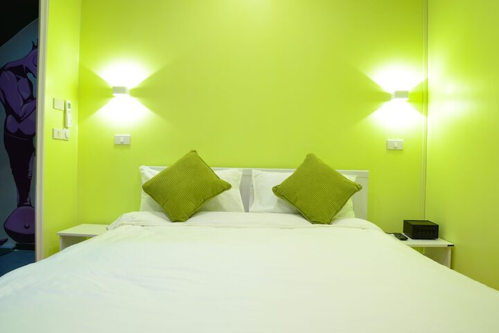 Room 2 of 60