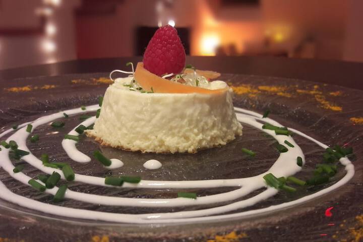 Dining 7 of 38