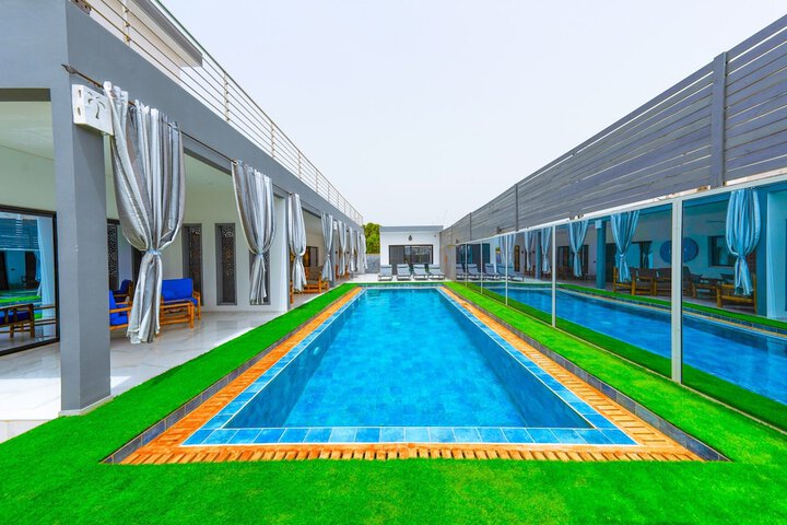 Pool 43 of 59