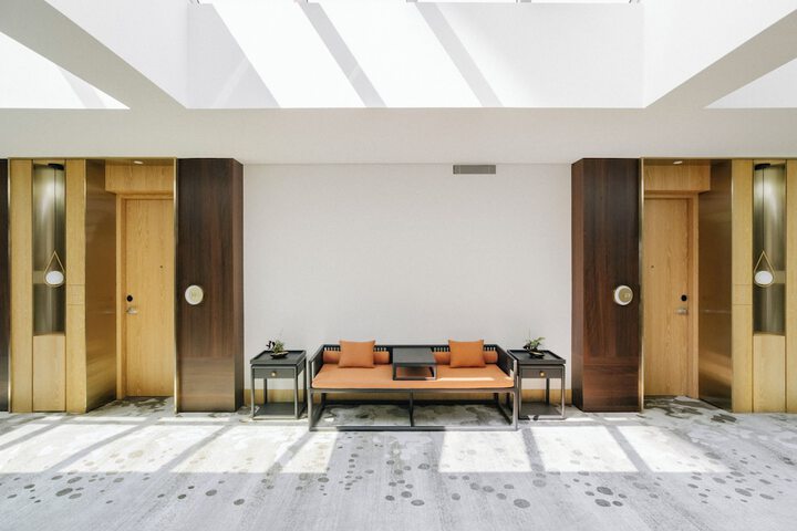 Ballroom/Hall 87 of 107