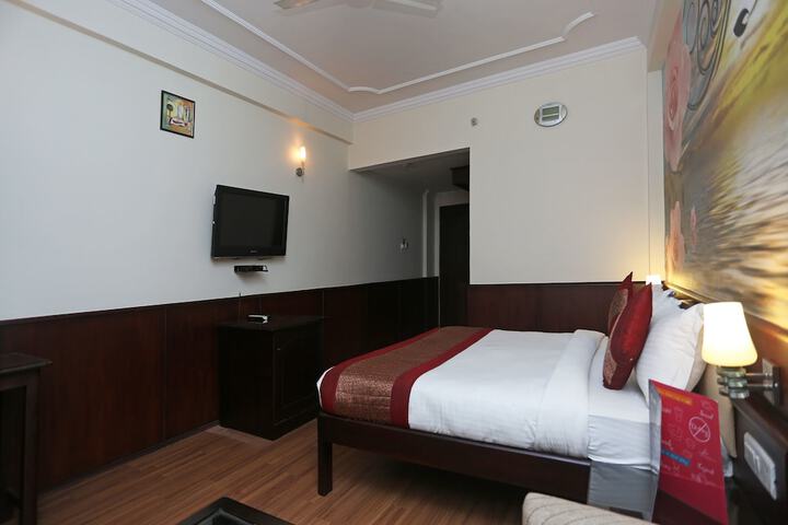 Room 12 of 19