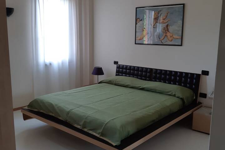Room 22 of 27
