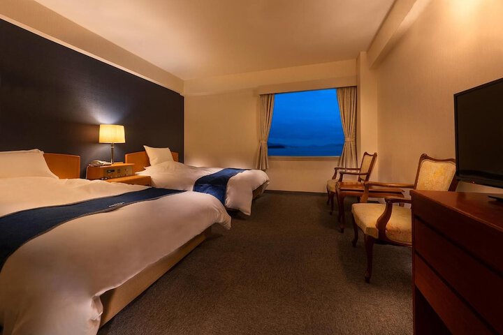 Room 10 of 29