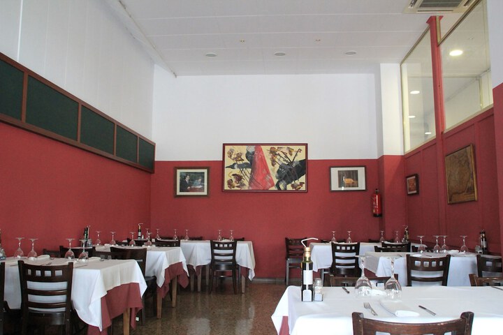 Dining 24 of 31