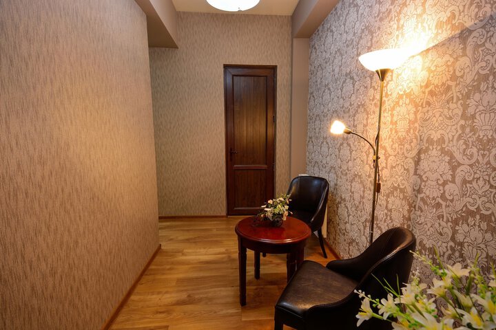 Room 70 of 108